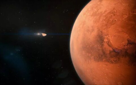 宇宙深处的红色絮语：当星光染上岁月的温柔